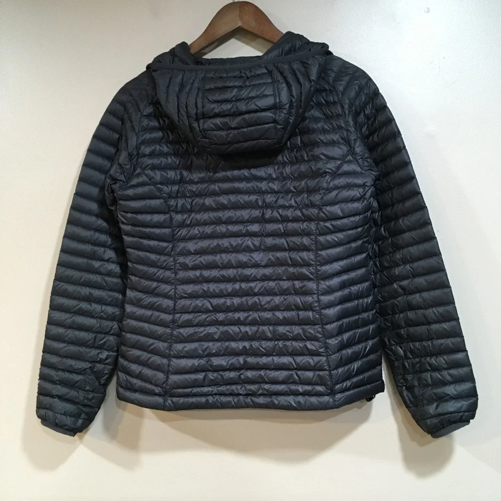 LL Bean Ultralight 850 Down Hooded Puffer Jacket Womens XS Black Outdoor Quilted - Picture 3 of 14